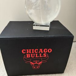 Chicago Bulls - #13 Joakim Noah - Crystal  Paperweight