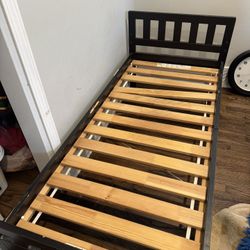 Free IKEA Toddler Kid Bed 