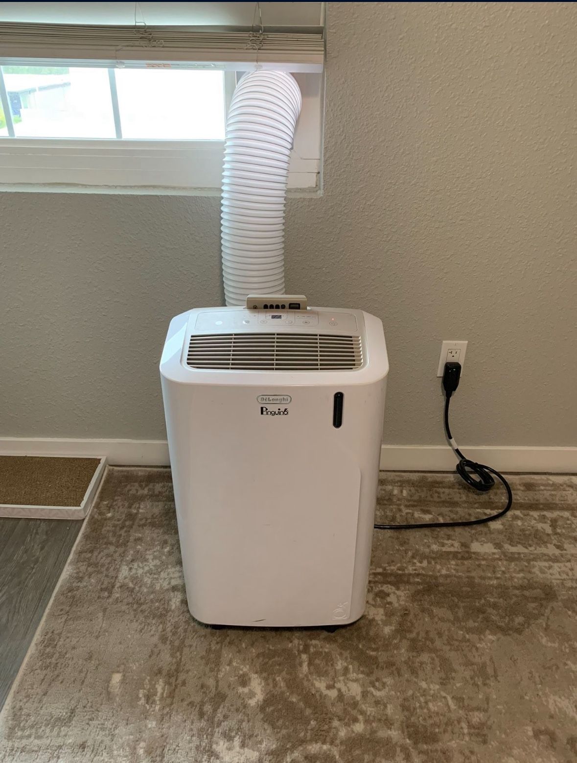 Powerful Delonghi Penguino Portable AC Unit
