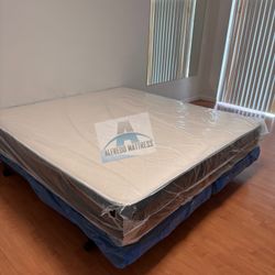 Queen mattress regular set with box spring ( 2pc brand new) 
