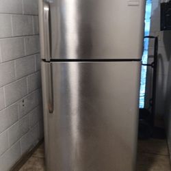 Frigidaire Refrigerator Everything Good.