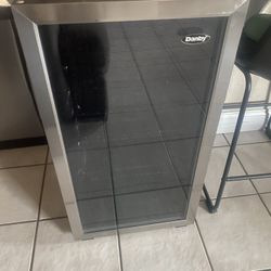 Stainless Steel 36 Bottle Capacity Freestanding Wine Cooler Excellent Condition 