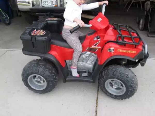 BARELY USED KAWASAKI VTWIN 750 POWER WHEELS
