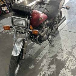 1982 Yamaha Maxim 750