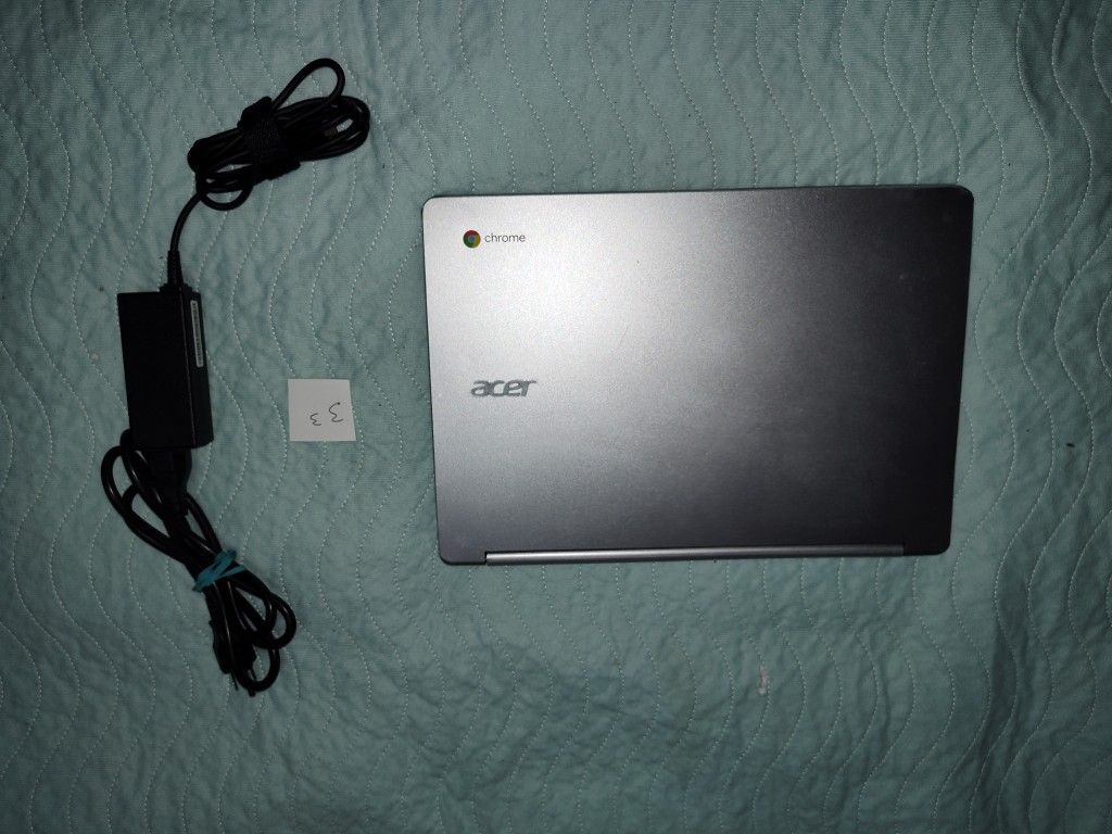 Iam selling Acer R13 CB5-312T N16Q10 ChromeBook 13.3" Touchscreen FHD 4GB 64GB SSD ChromeOS works great