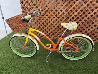 3 Colorful Cruiser Bikes with Baskets – Good Condition