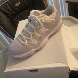 Jordan 11 Retro Low 