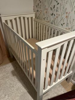 Crib and Toddler Bed / Convertible Crib