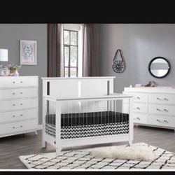 Oxford Baby Crib 4 In 1 (Brand NEW)