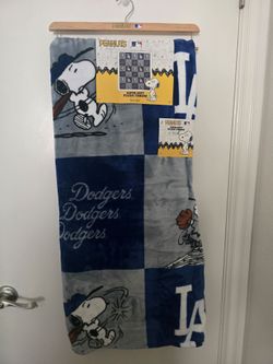 Dodger and peanuts throw