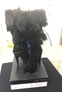 Black Fur Boots Size 8 New!!
