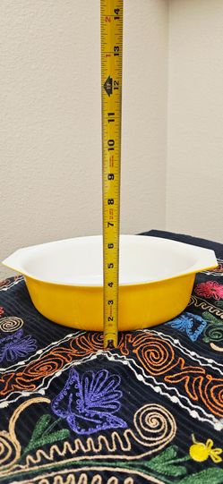 Pyrex 045 2.5 Quart Yellow Casserole Dish