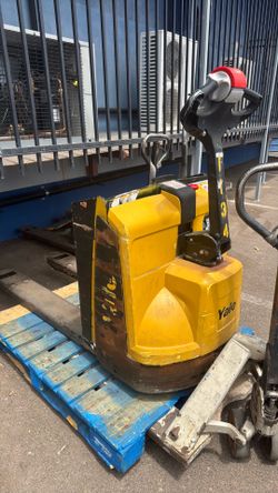 Yale electric pallet jack