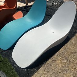 Tonik In Pool Longer Chairs