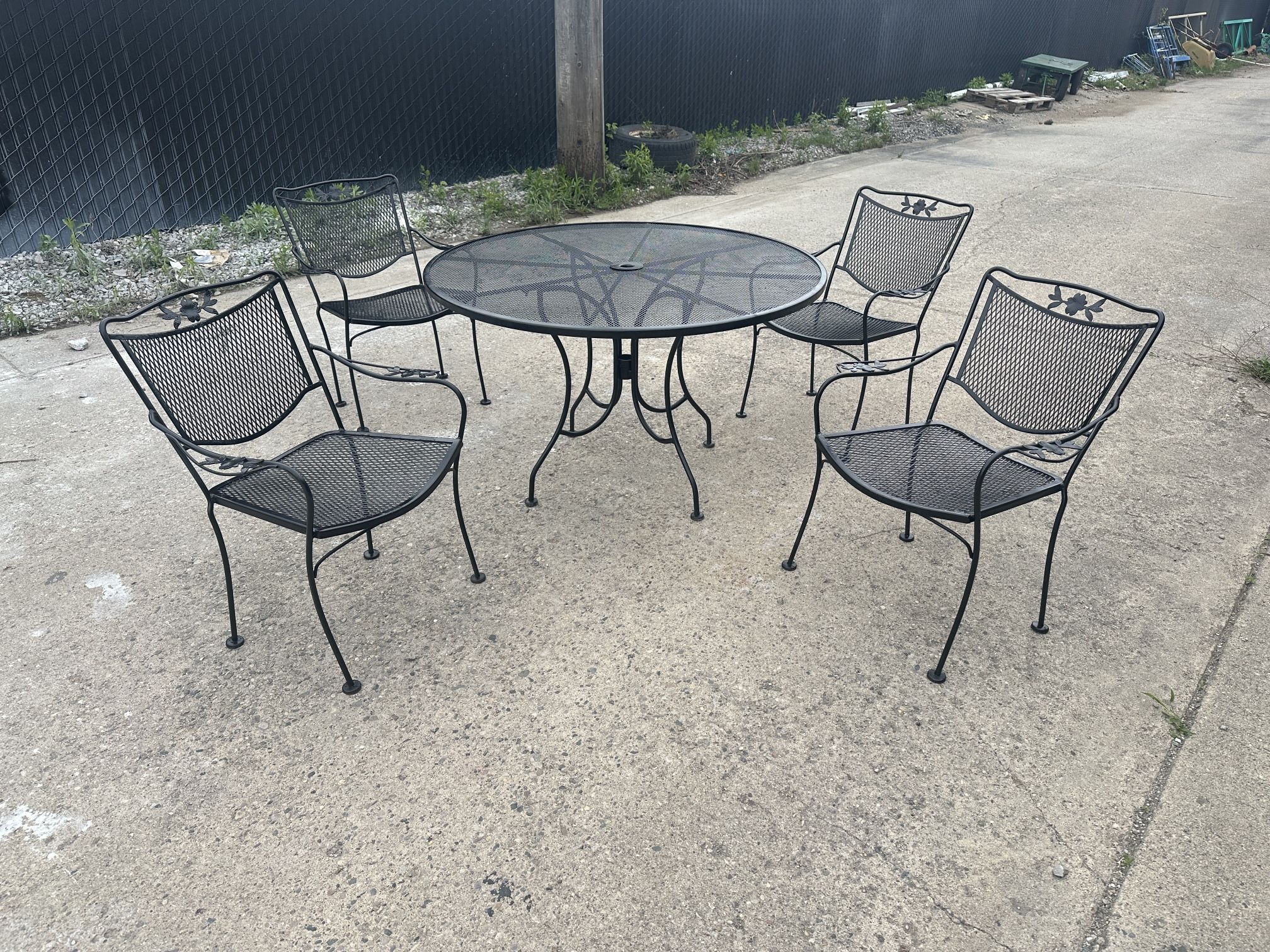 Vintage Russell Woodard Black Wrought Iron Round Patio Table Set & 4 Chairs π We Deliver Outdoor Furniture Patio Sets Antique