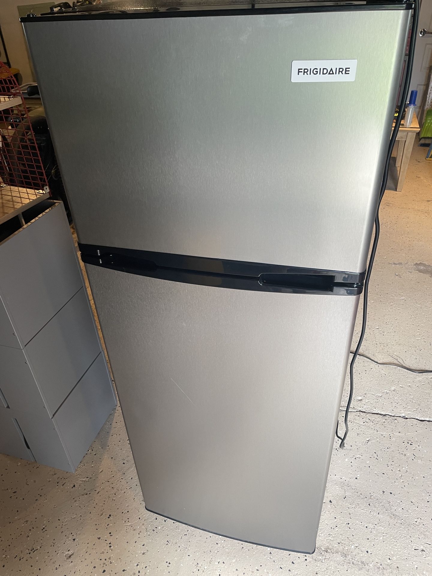 Frigidaire Mini-fridge Refrigerator