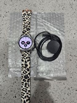 Samsung Galaxy Watch4 Classic SM-R880  42MM- Silver/ leopard