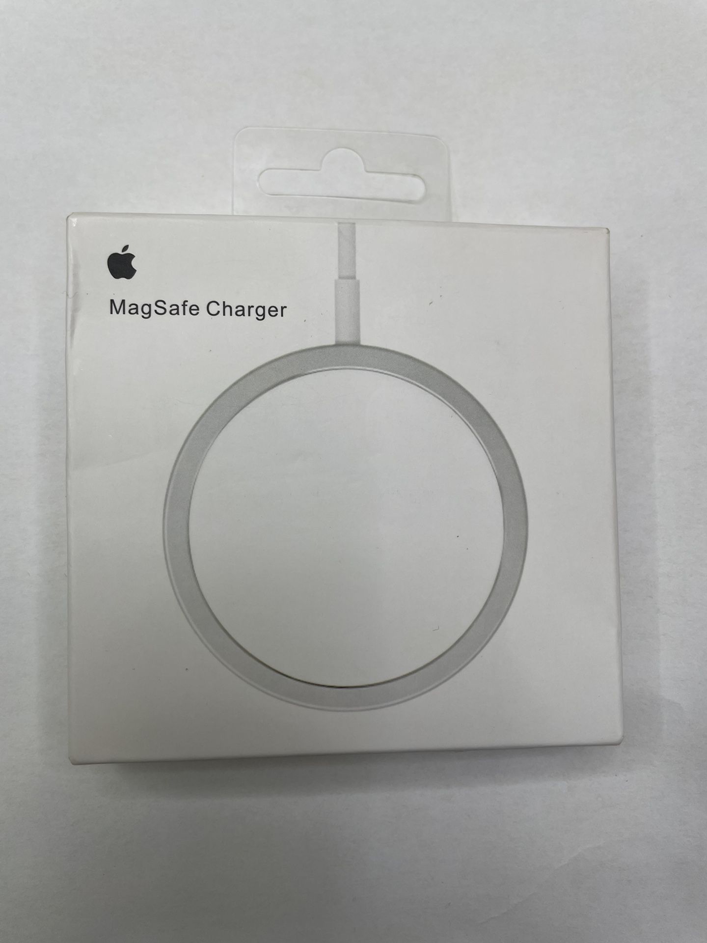 NEW Apple Original A2140 MHXH3AM/A MAGSAFE CHARGER BRAND NEW SEALED