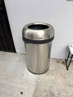 Simple human Trash can
