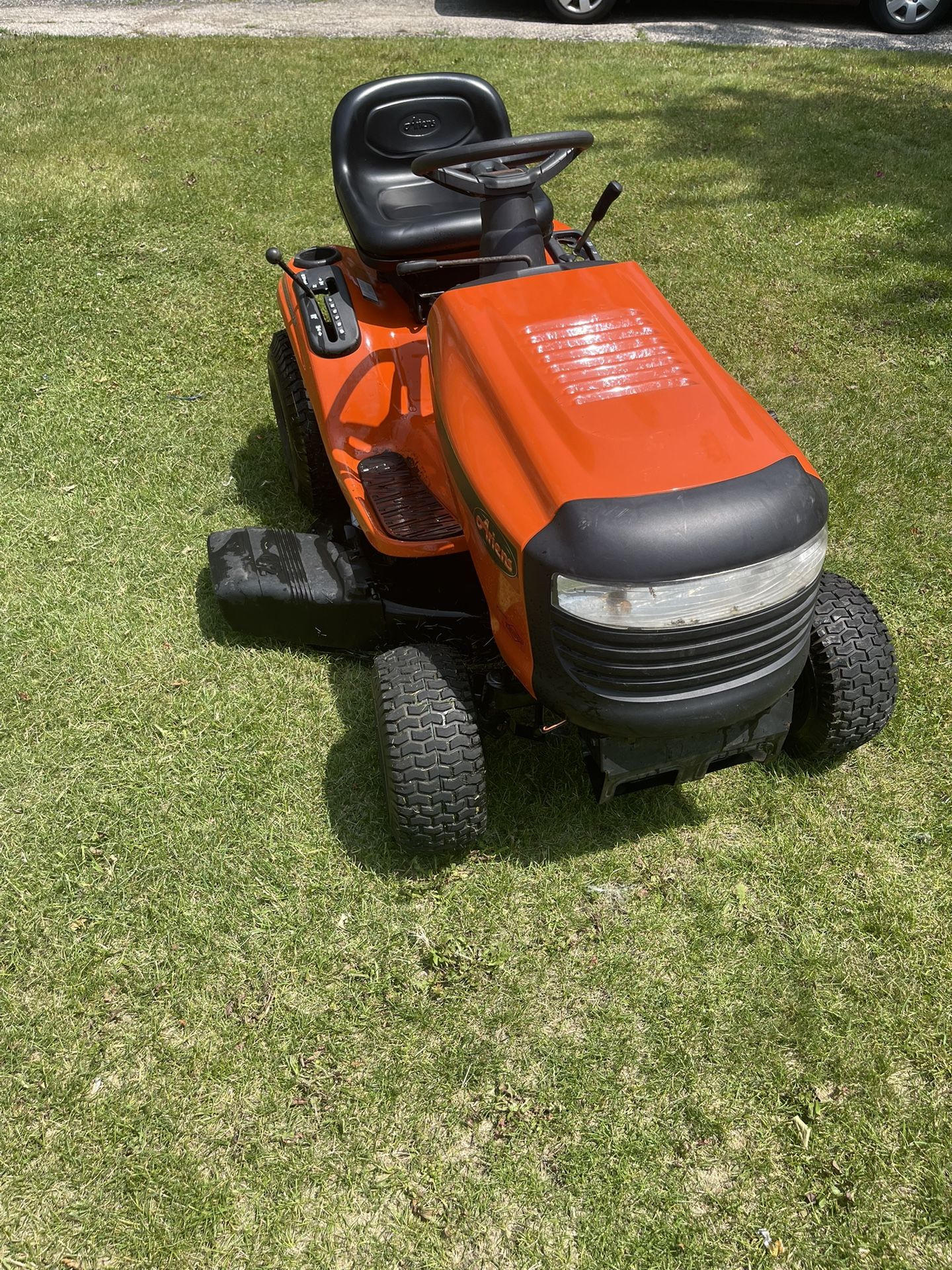 Tractor Aries 17.5 Hp 42 Inch Deck