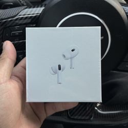 Airpods Pro’s 2 W/Noise Cancellation 