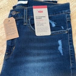 Levi’s Women’s 311 Shaping Skinny 30x30