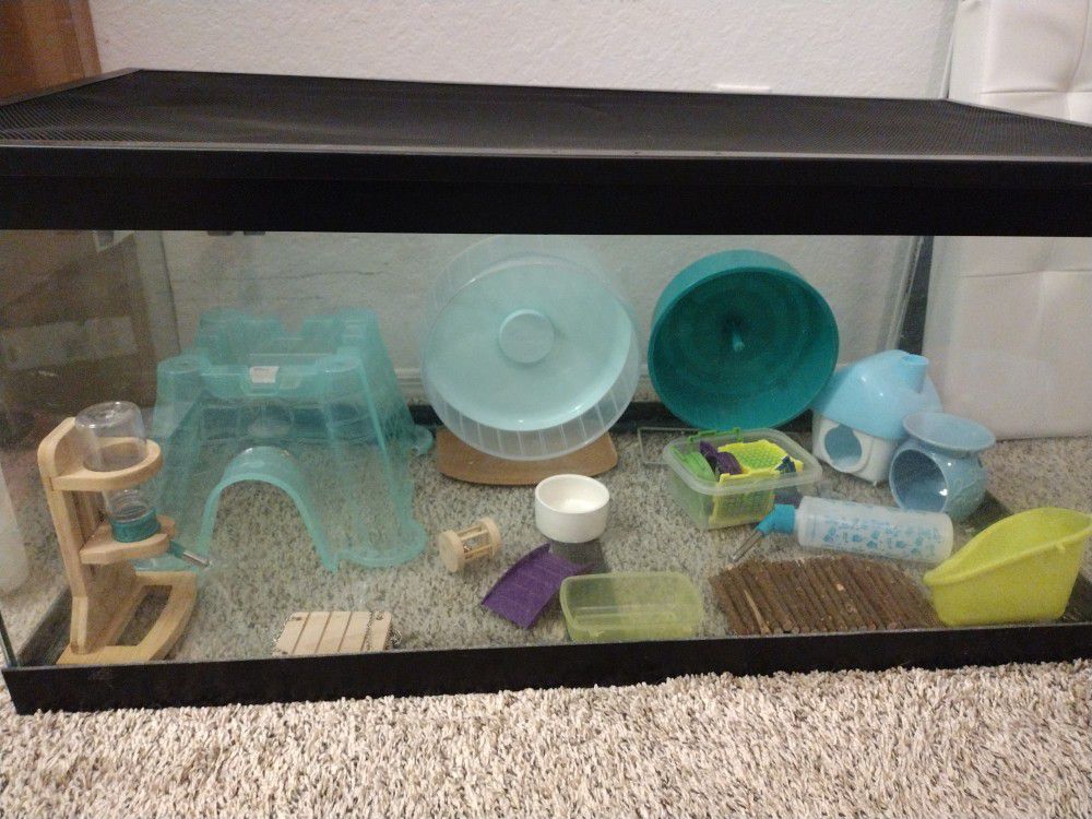 40 Gallon Fish, Reptile Tank or Hamster Cage With Lid And Accessories 