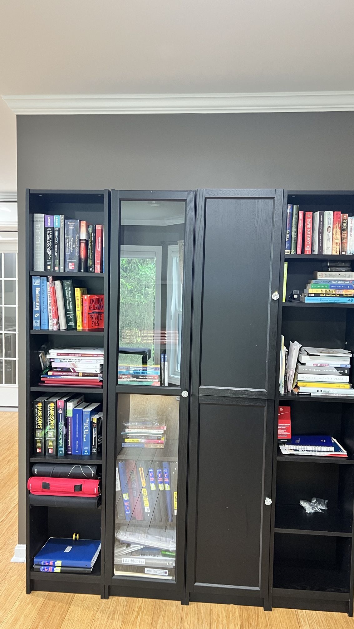 Bookshelf (4x) And Corner Shelf (1)