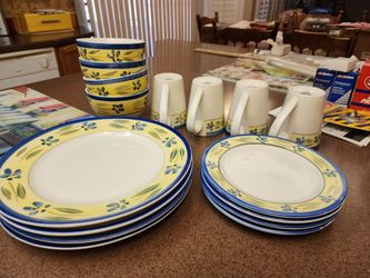 Vintage Montgomery Ward Sarah Dish Set