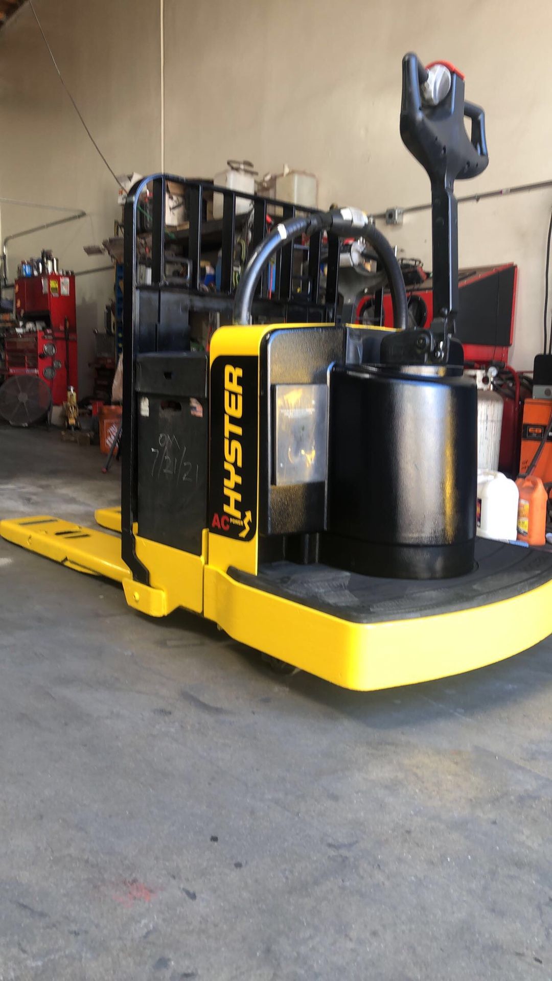 Hyster Single Rider Pallet Jack