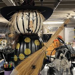 Pumpkin Witch