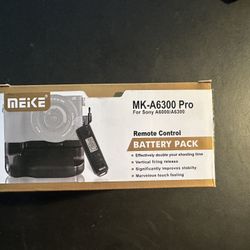 MK-A6300 Pro Vertical Shooting Grip with SmallRig Cage and Handle