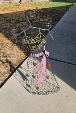 Decorative Wire Dress Form Sculpture Purse Holder