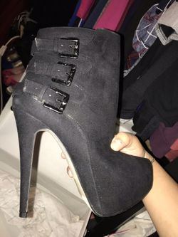 Black boot/heel