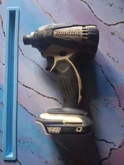 2 Makita Impact drivers with 1 3.0AH battery & fast charger