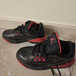 Nike Kids boys 3.5 size shoes