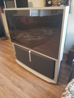 SONY 57 INCHES PROJECTION TELEVISION 