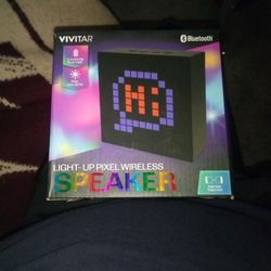VIVITAR Light-up Pixel Wireless Speaker 