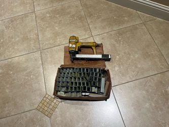 Pistola de grapas para latillar