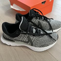Nike React Mens Flyknit Running shoes 9.5