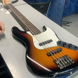 Squire Jazz Five String Active