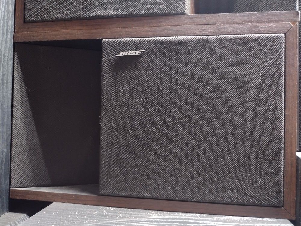 Vintage Pair Of Bose 201 Speakers
