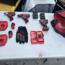 3 Milwaukee Drills With Accessories, 12 Pieces 