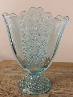 Antique Daisy & Button Fan Vase