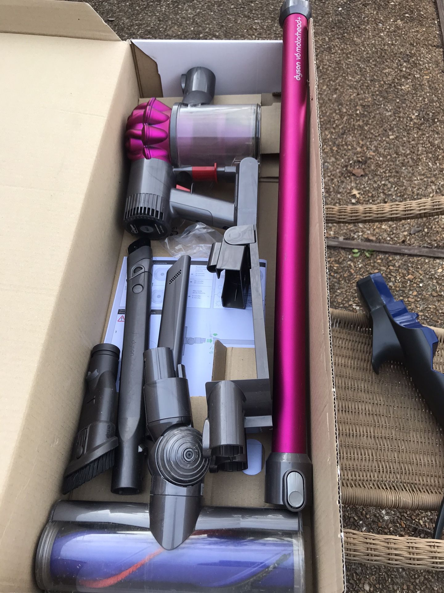 Dyson V6 motherhead plus cordless stick vacuum