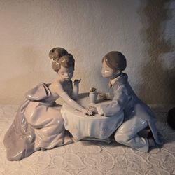 Lladró Porcelain Boy & Girl Couple Figurine – First Love