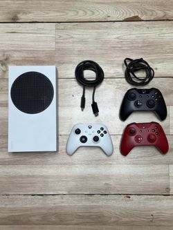 Xbox Series S with 3 Controllers