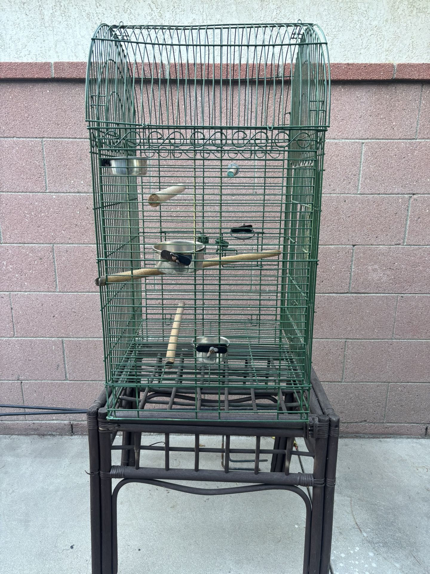 Green Bird Cage / with brown bamboo table