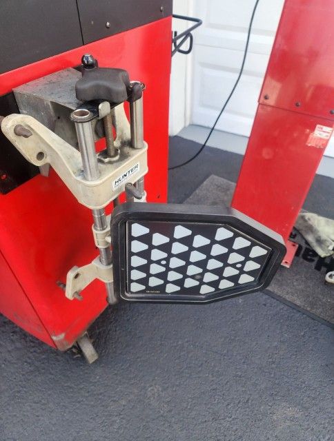 Hunter WA130 Wheel Alignment Machine