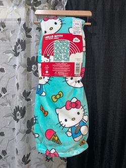 Viral Hello Kitty Small Throw Blanket